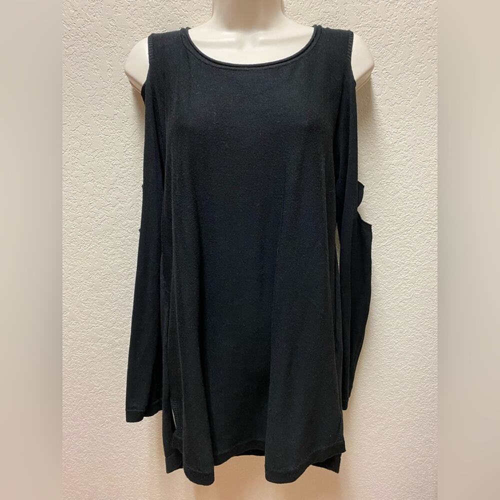 Wantable Cold Shoulder Tunic Top